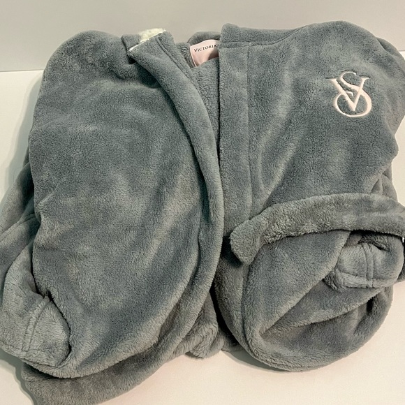 Victorias Secret Robe - Picture 3 of 4